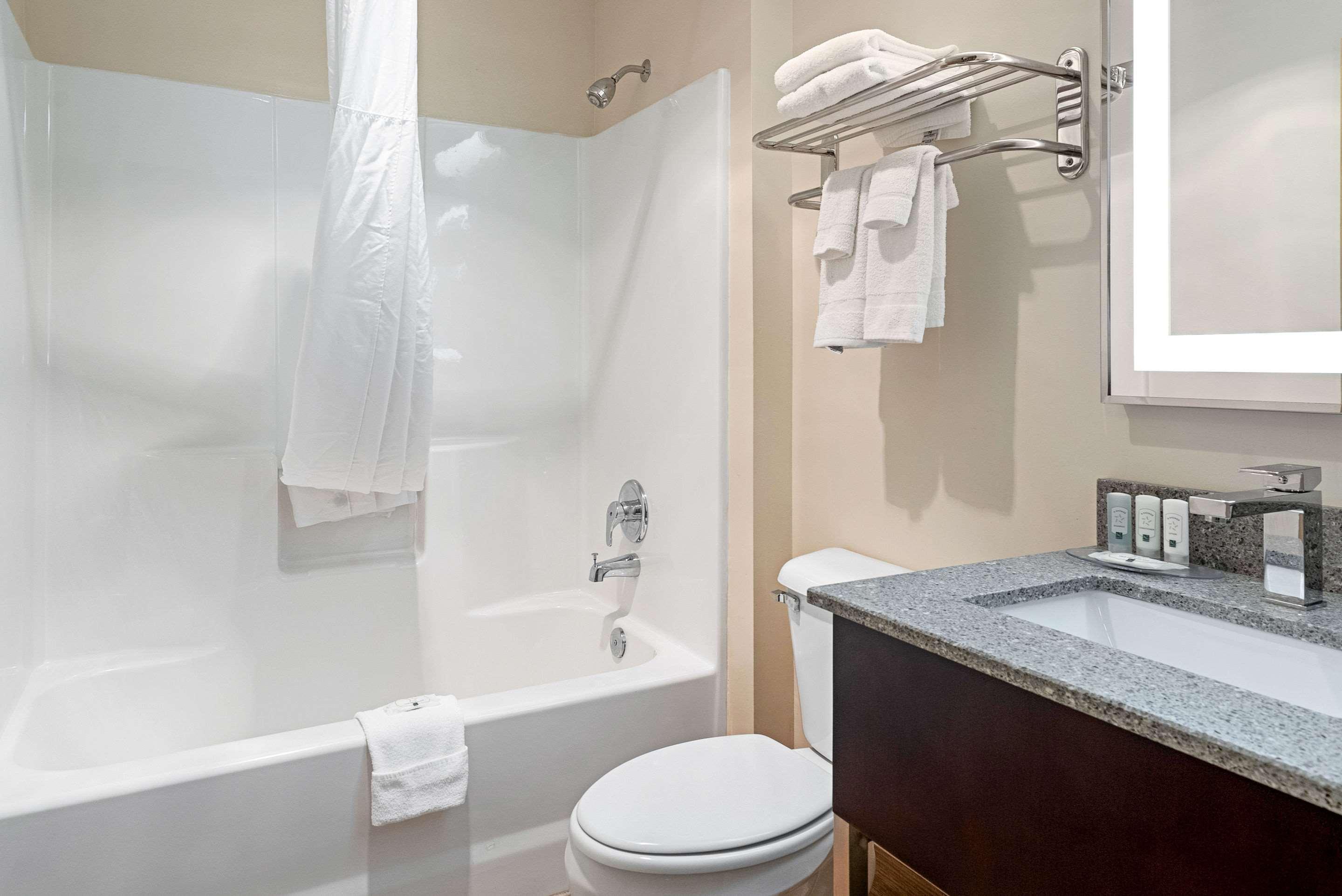 Quality Inn & Suites Robbinsville Esterno foto