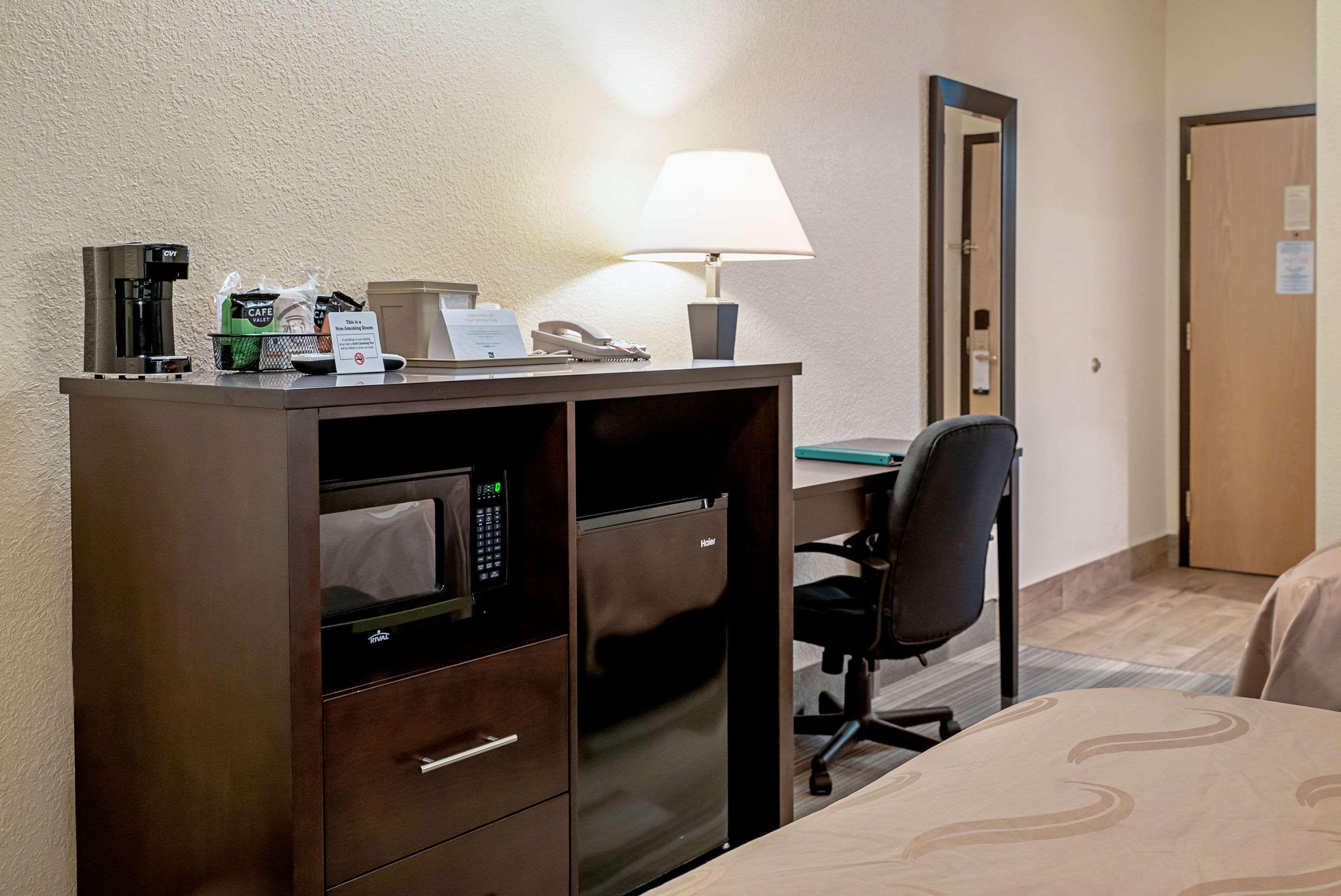 Quality Inn & Suites Robbinsville Esterno foto