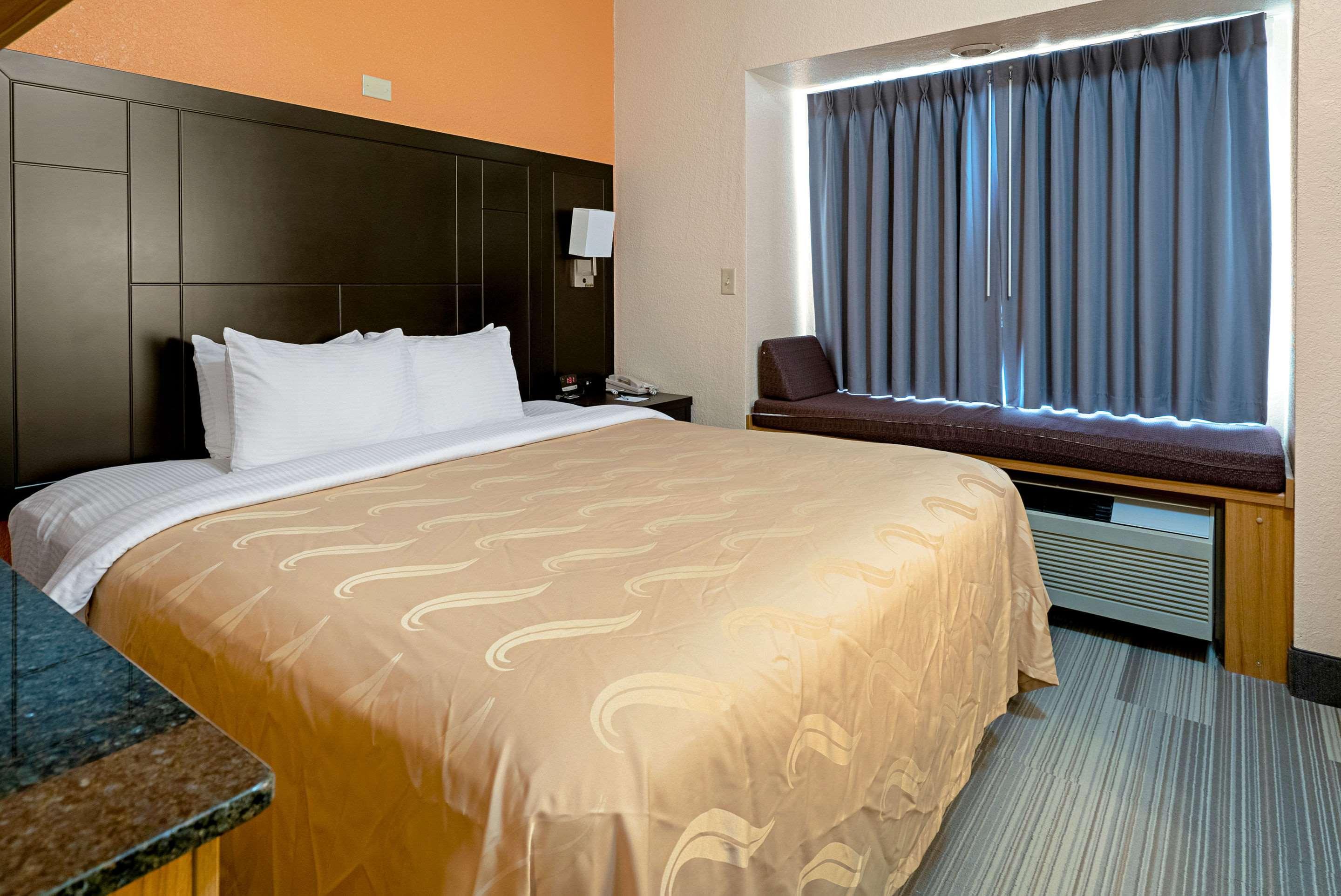 Quality Inn & Suites Robbinsville Esterno foto
