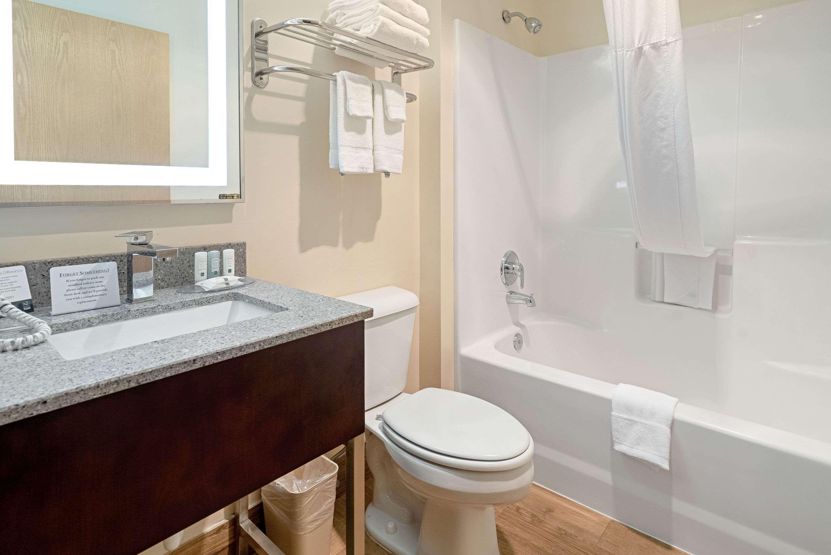 Quality Inn & Suites Robbinsville Esterno foto