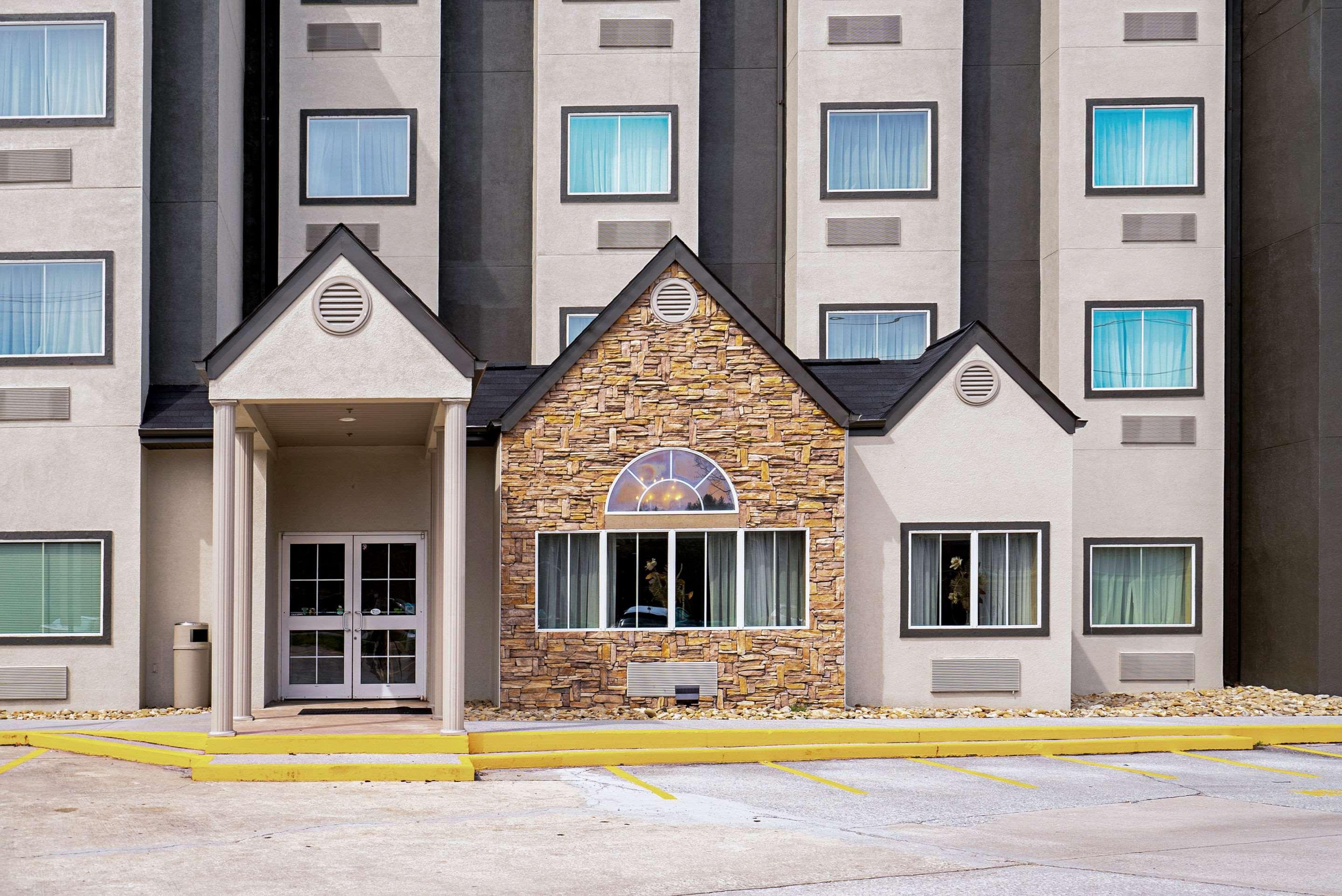 Quality Inn & Suites Robbinsville Esterno foto