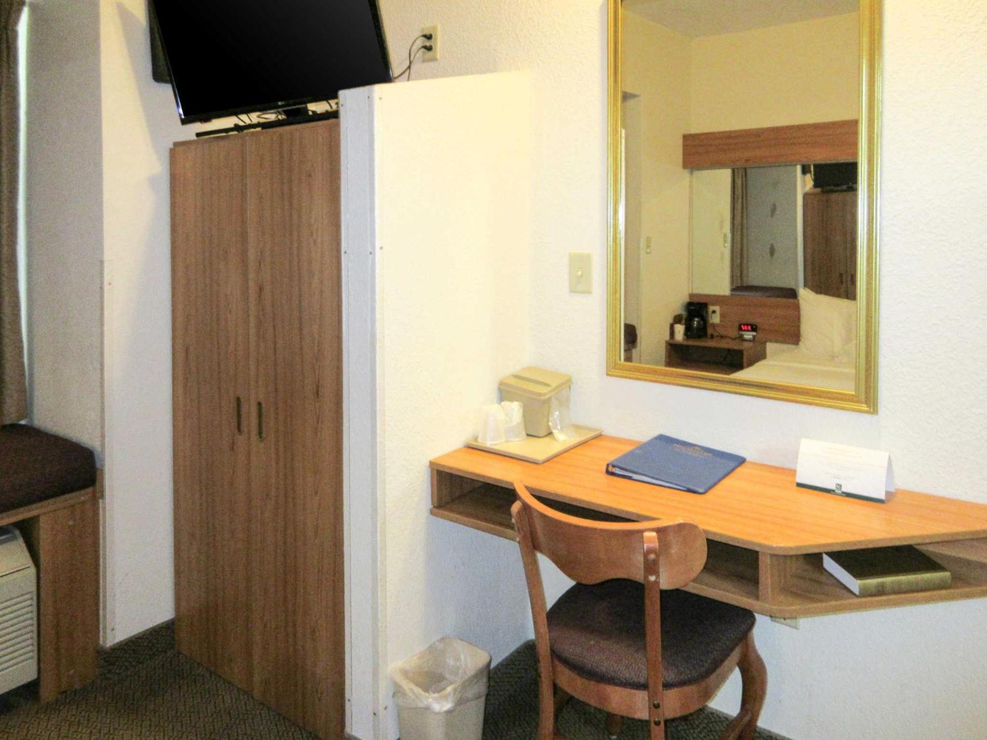 Quality Inn & Suites Robbinsville Esterno foto
